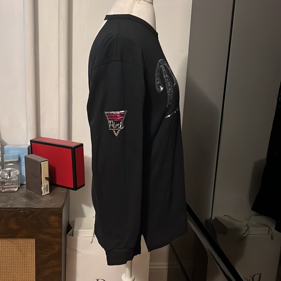 Pink Victoria’s Secret black longsleeve shirt w/sequins and deep open scoop back - Picture 2 of 3